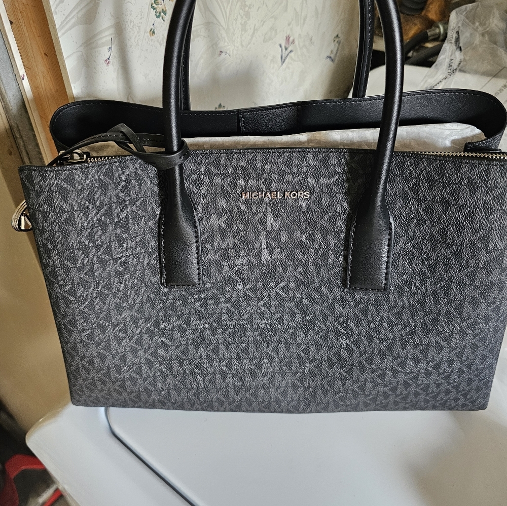 Michael kors satchel